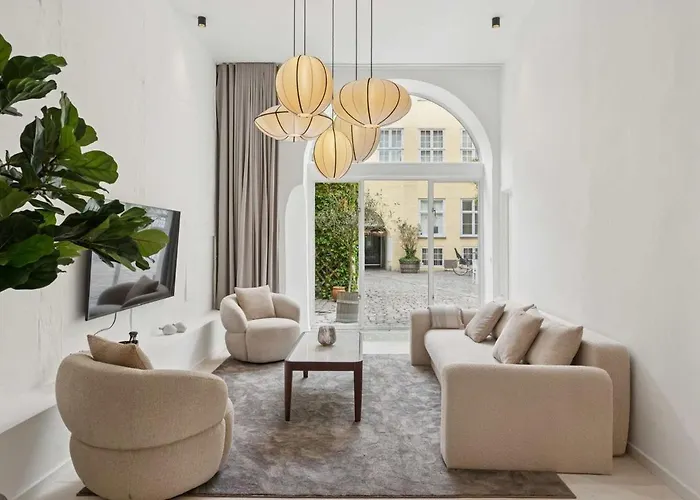 Central Apartment *